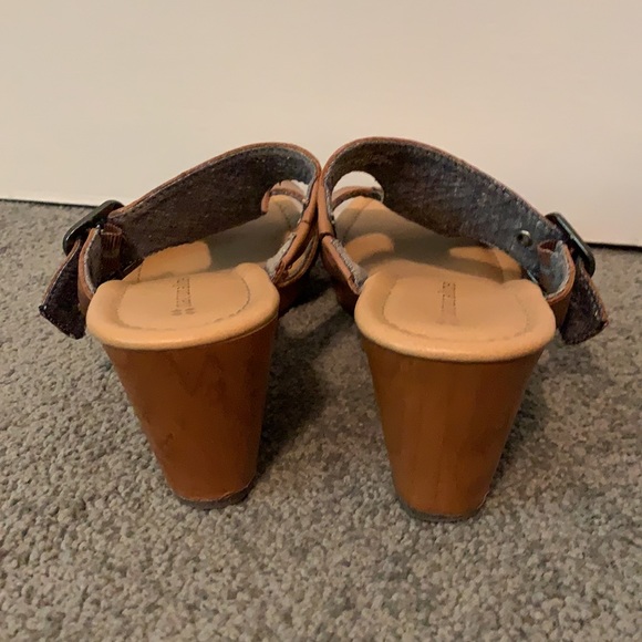 Naturalizer Tan Wedge Sandal size 9 - Picture 5 of 14